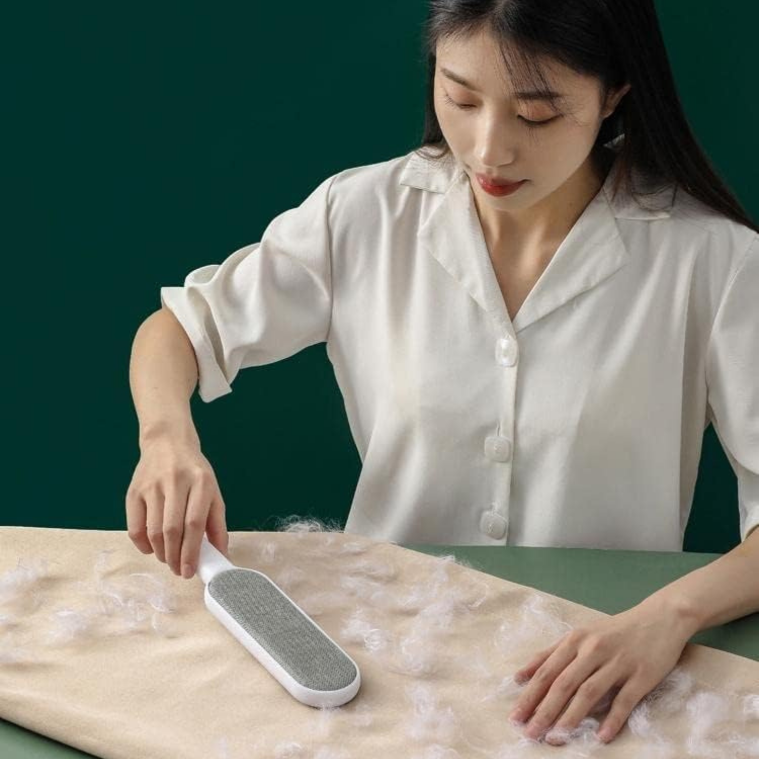 Cloth Lint Brusher