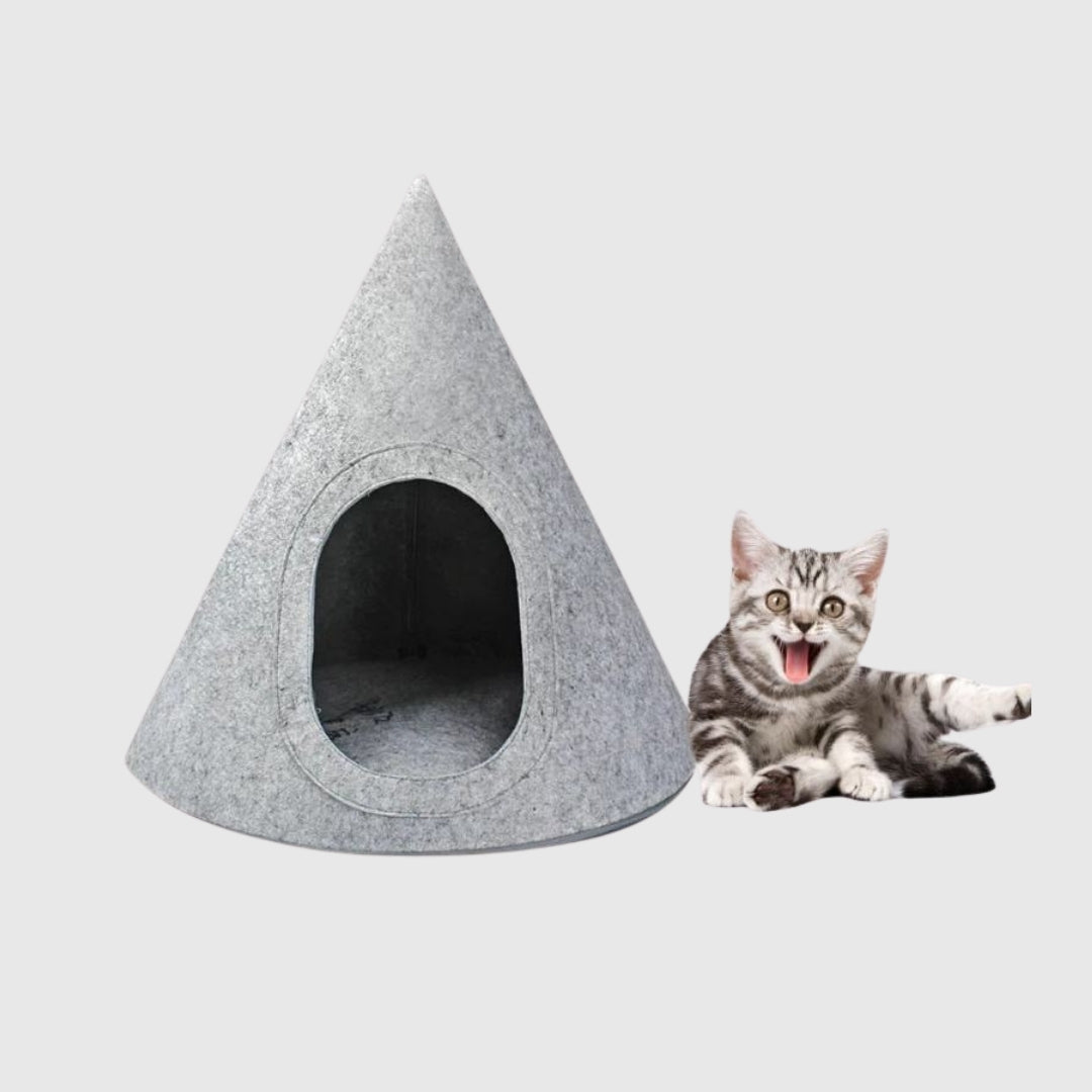 Diamond shaped triangular cat's nest