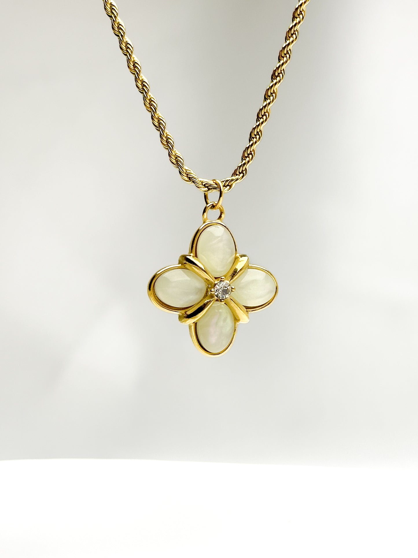 Collar BLOOM | Colgante de flor