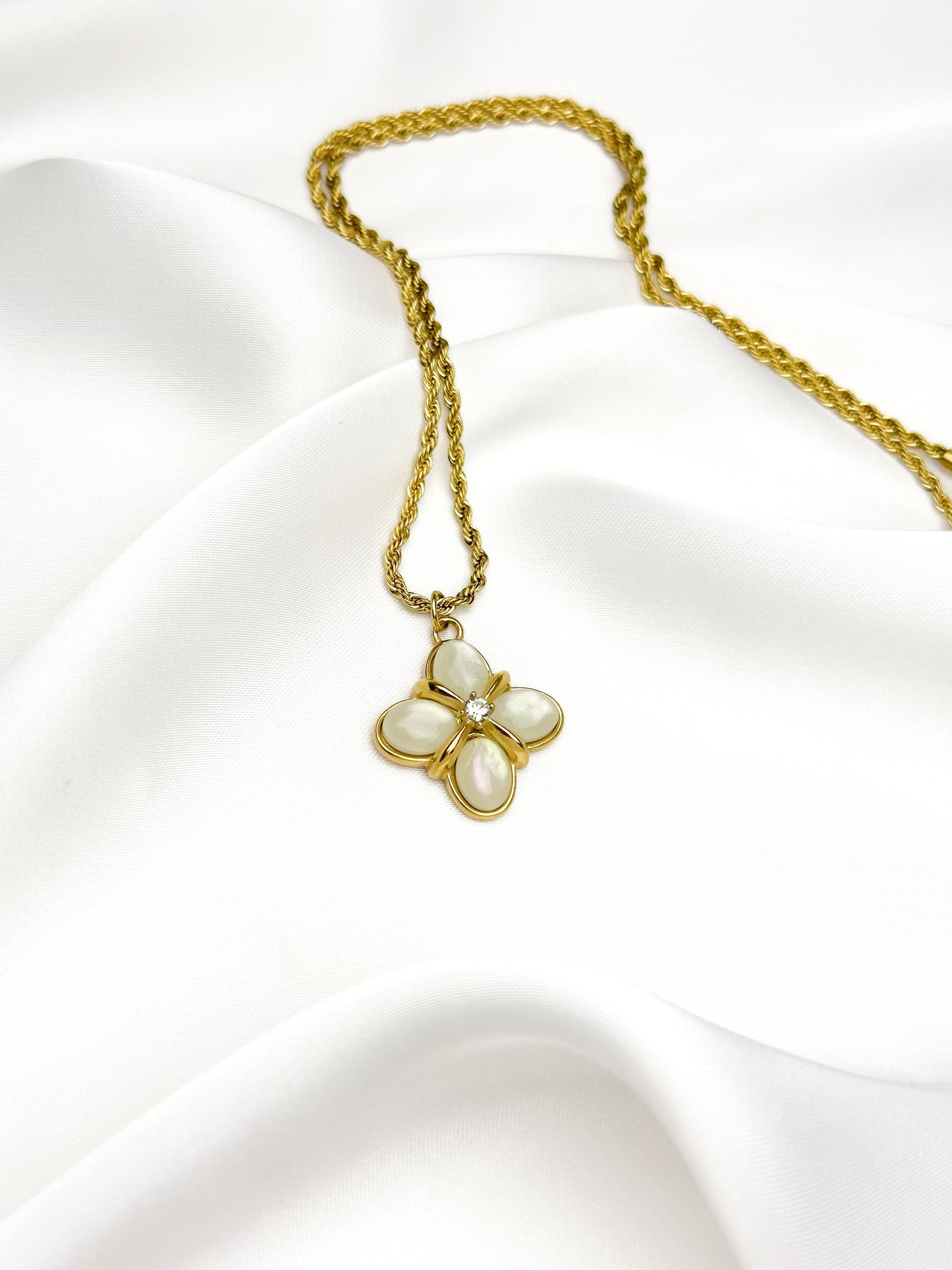 Collar BLOOM | Colgante de flor