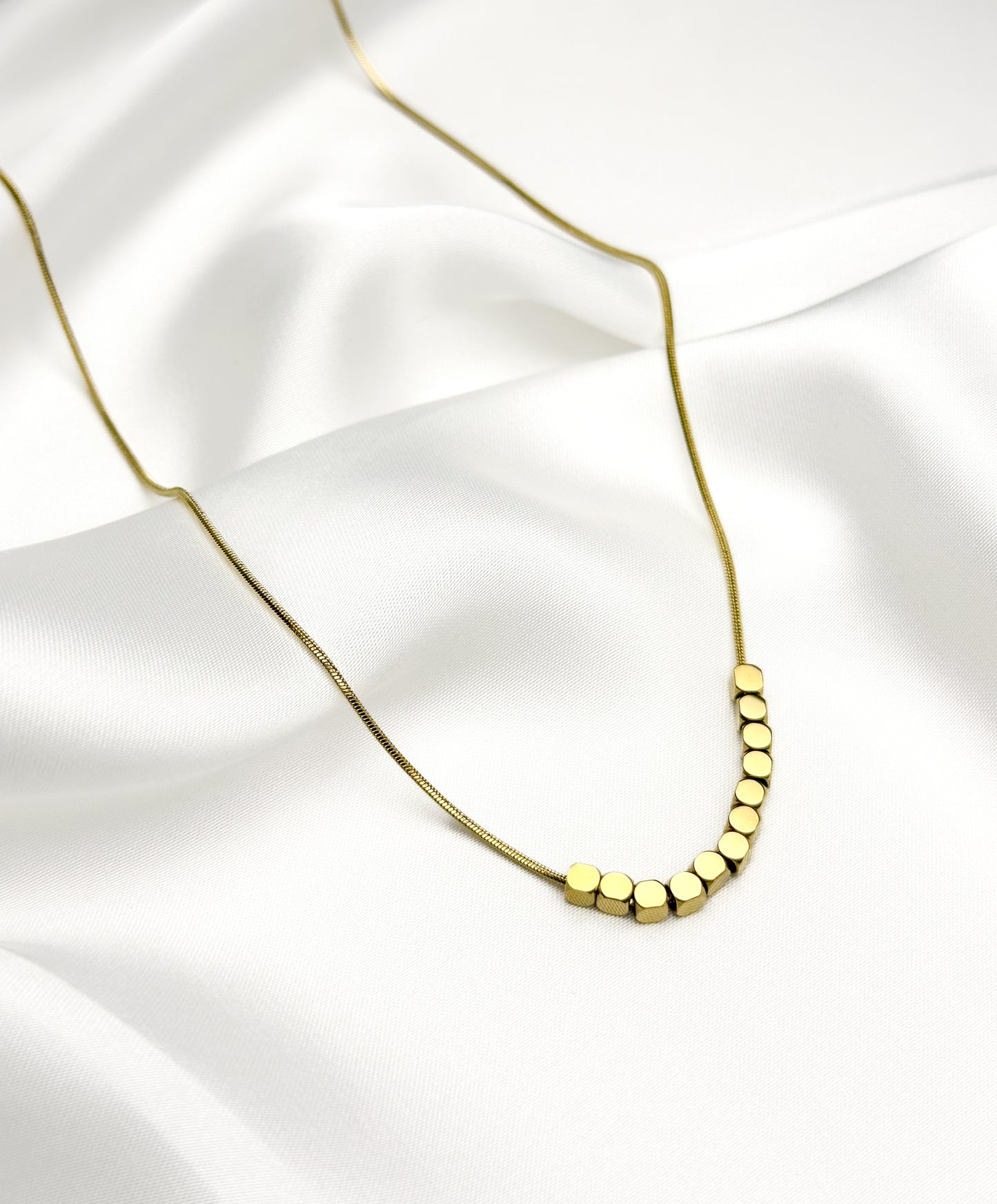 Collar EQUILIBRIO | Acero inoxidable enchapado en oro 18k