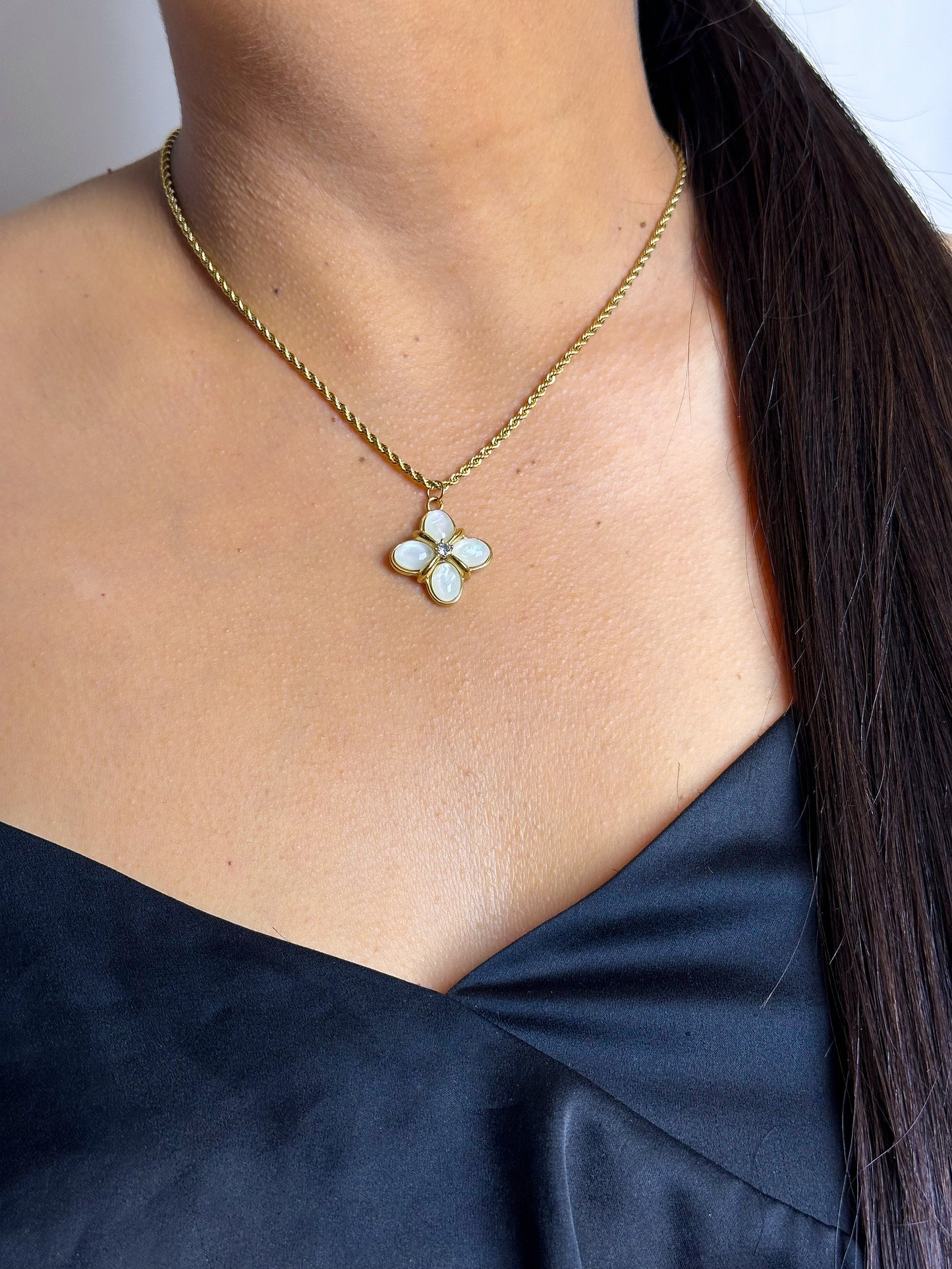 Collar BLOOM | Colgante de flor